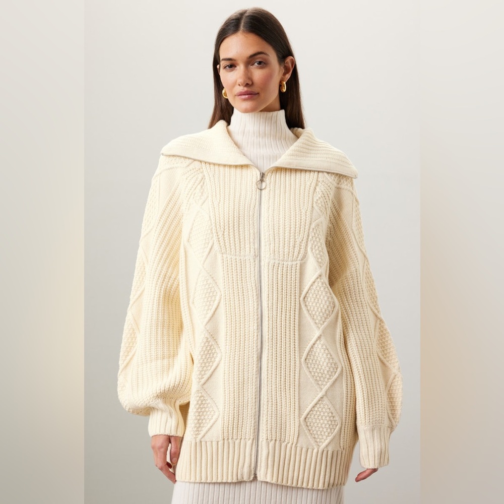 WEWOREWHAT Chunky Cable Knit Women’s Long Sleeve Oversized Sweater Cream Sz L/XL